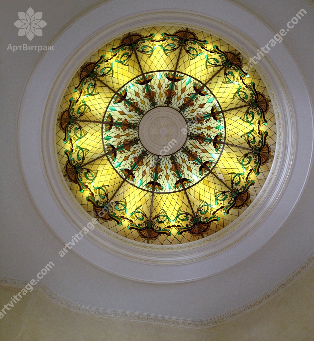 Витражный купол Тиффани в потолок