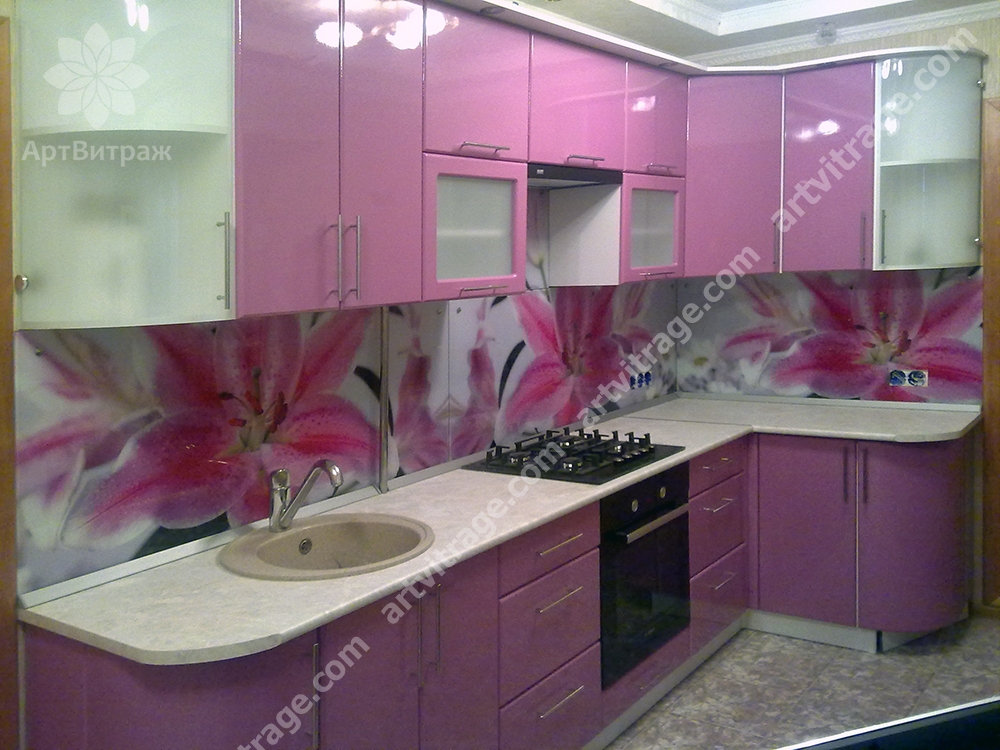 Фотовитраж для кухонной панели «Розовые лилии»